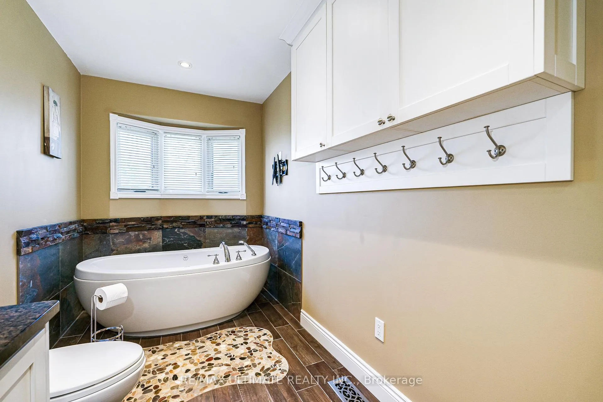 Photo 30 of 54 Waller Street, Whitby, Rolling Acres — HOMEH