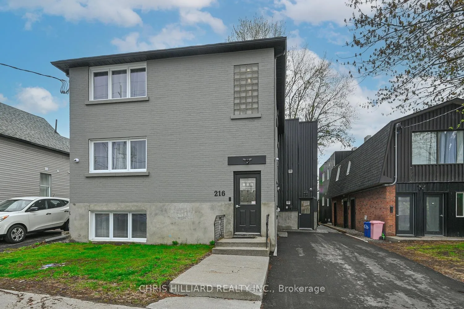 Photo of 216 Mcarthur Avenue