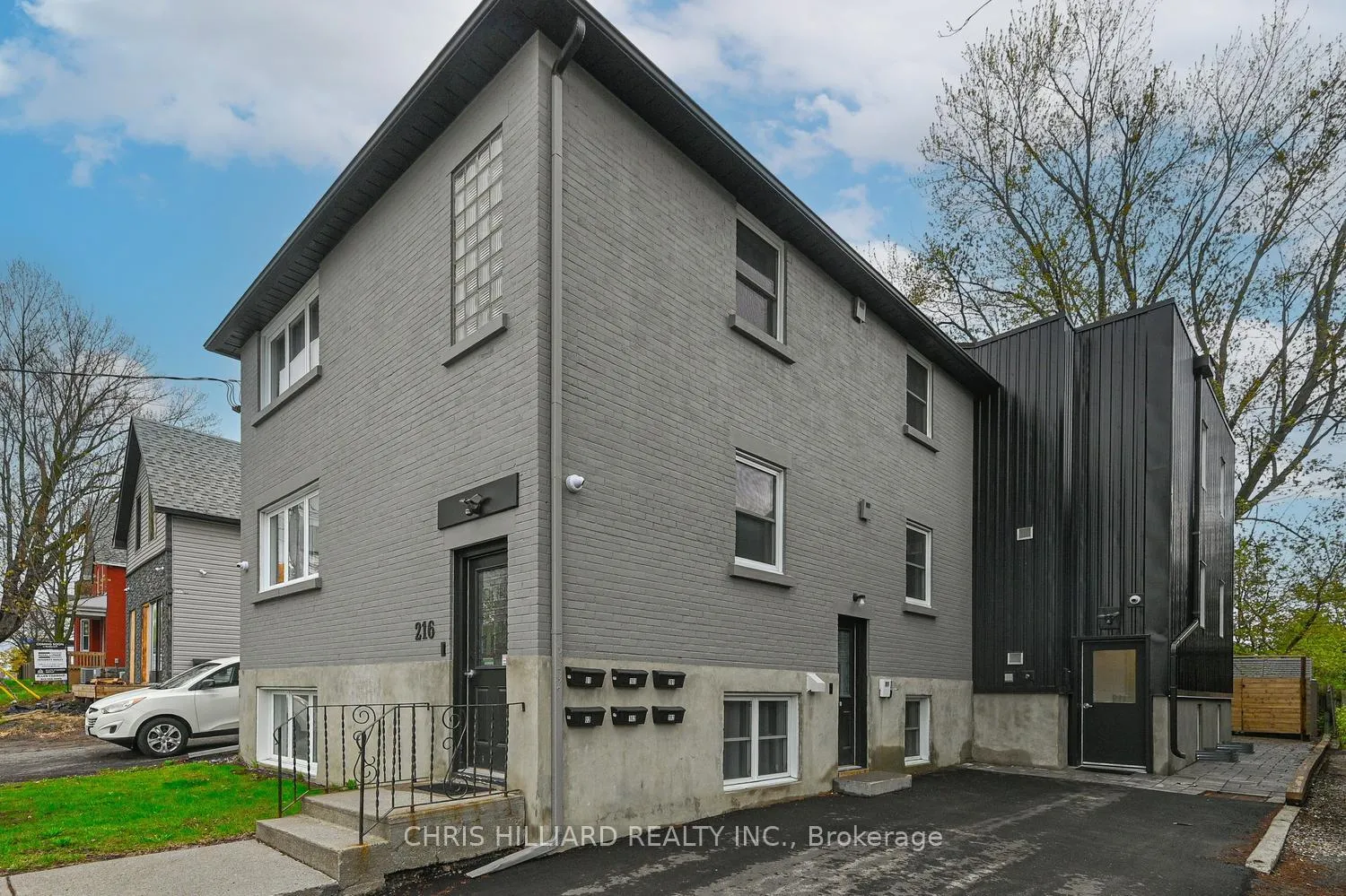 Photo 2 of 216 Mcarthur Avenue, Ottawa, Vanier — HOMEH