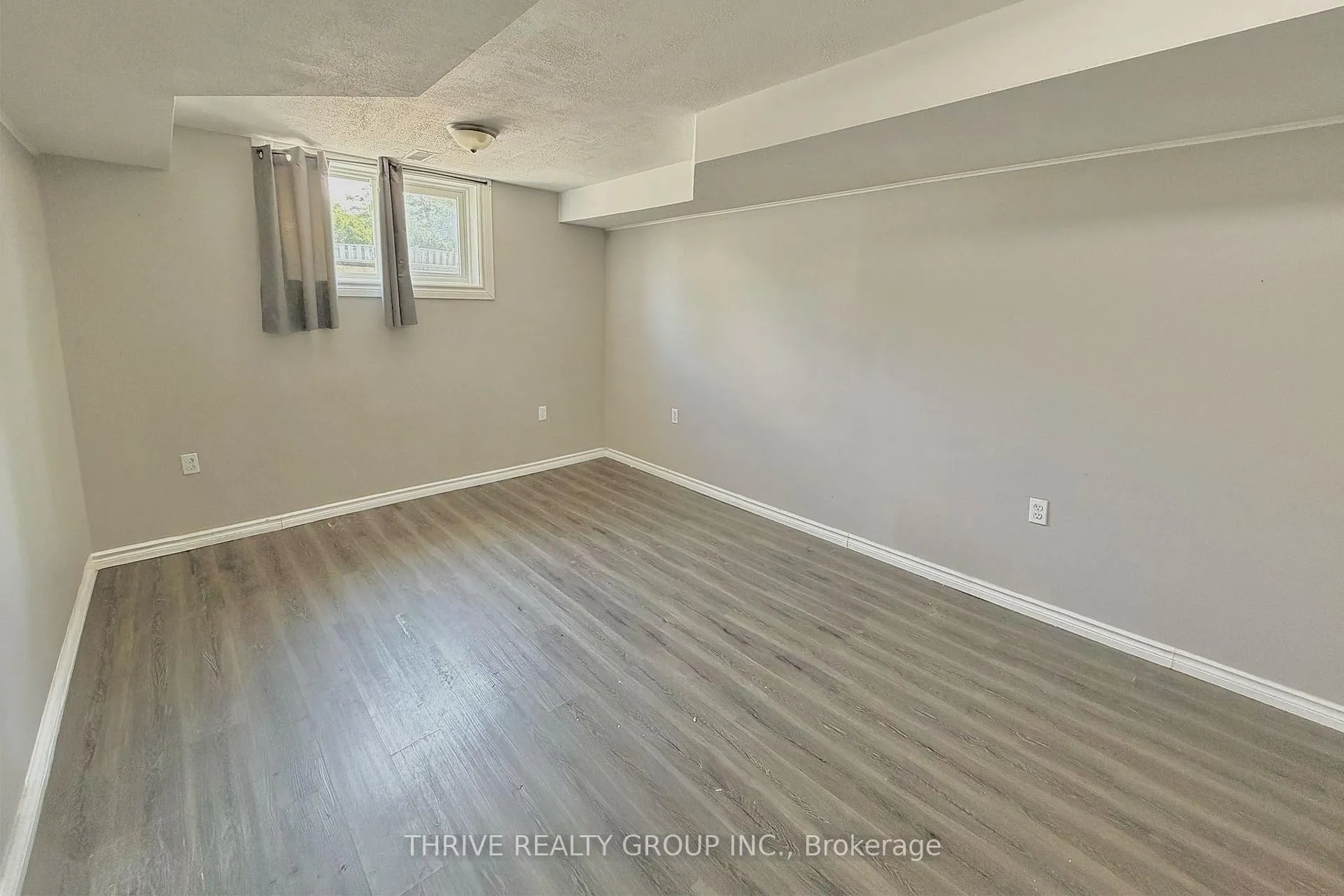 Photo 13 of Unit Lower, 727 Millbank Drive, London, South Y — HOMEH