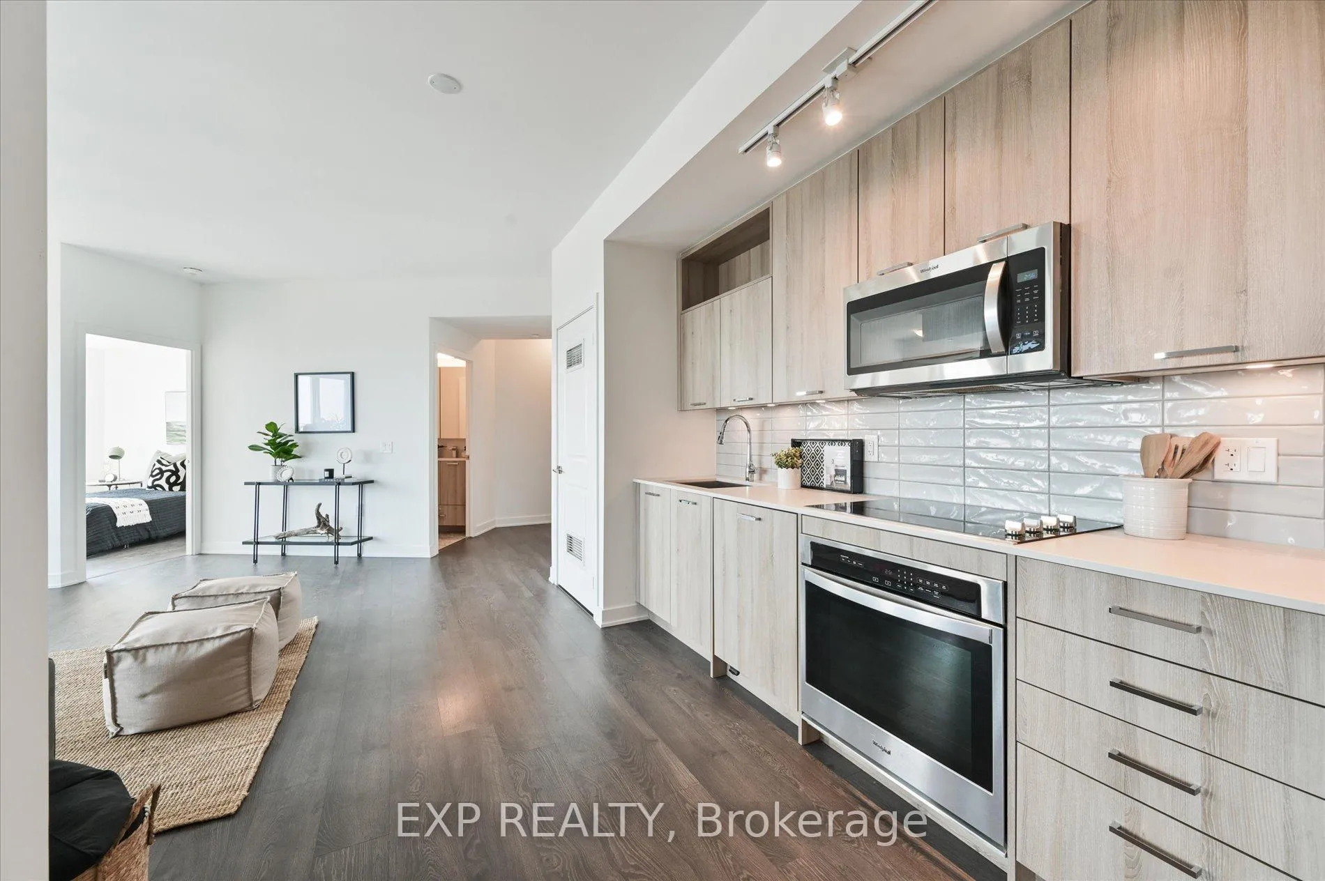 Photo 2 of Unit 1006, 120 Eagle Rock Way, Vaughan, Maple — HOMEH