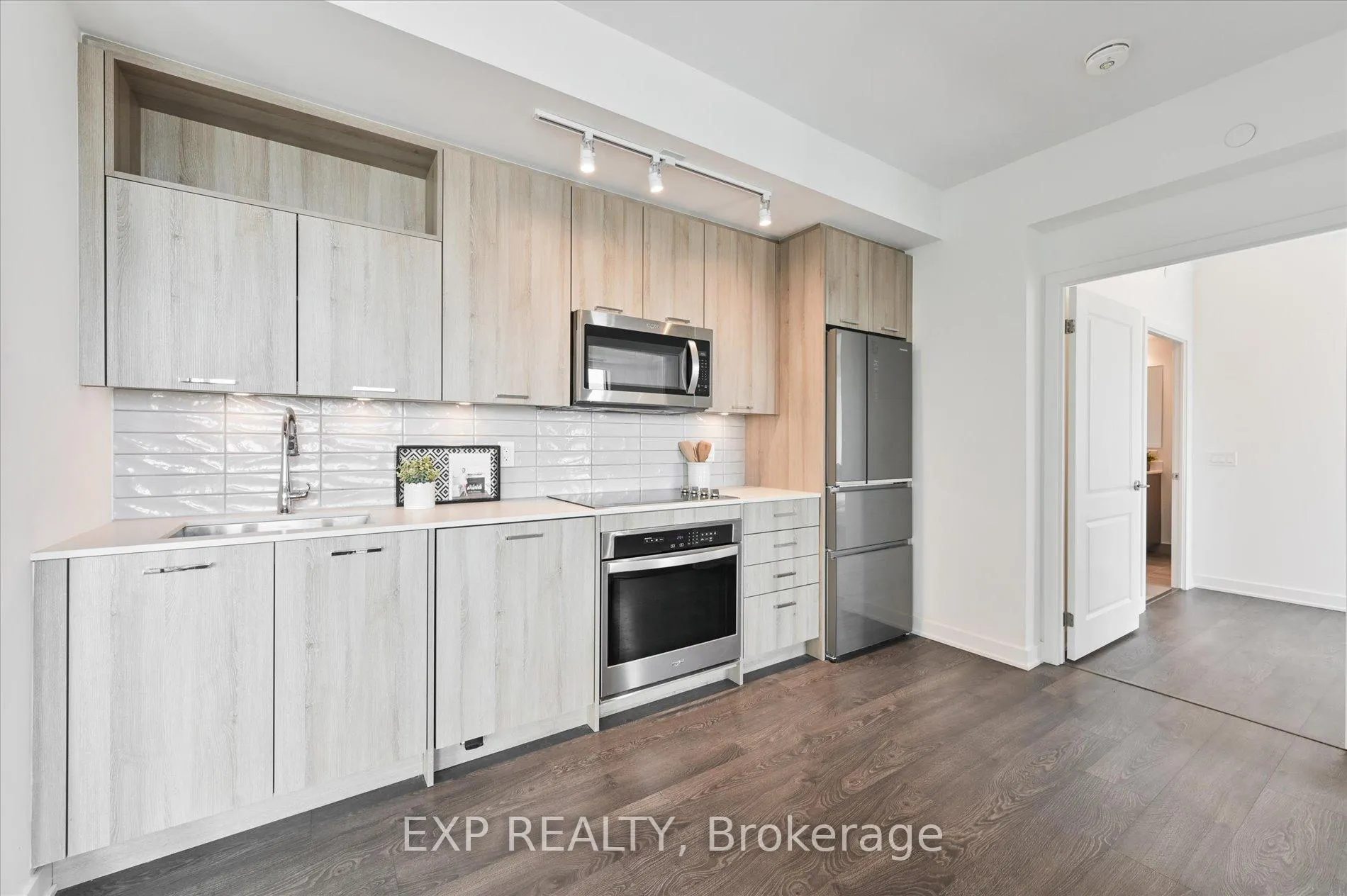 Photo 21 of Unit 1006, 120 Eagle Rock Way, Vaughan, Maple — HOMEH