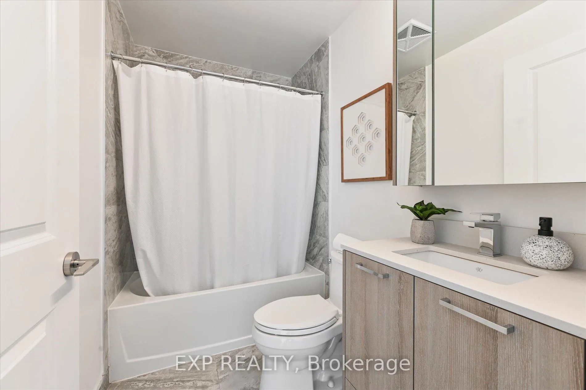 Photo 26 of Unit 1006, 120 Eagle Rock Way, Vaughan, Maple — HOMEH