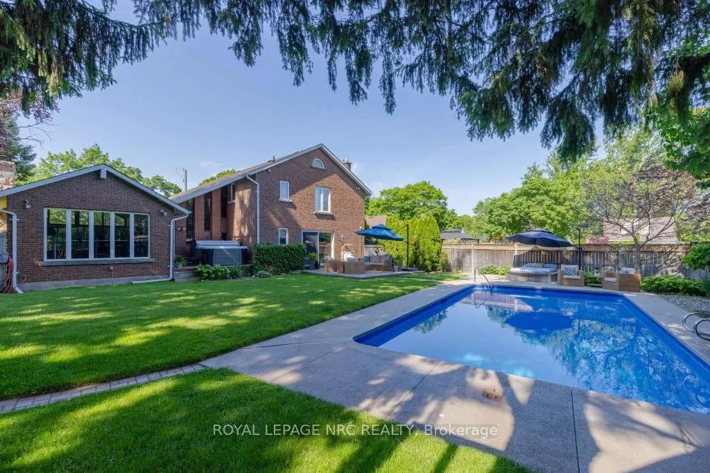 Photo 5 of 4 Maplewood Drive, St. Catharines, Vine/Linwell — HOMEH