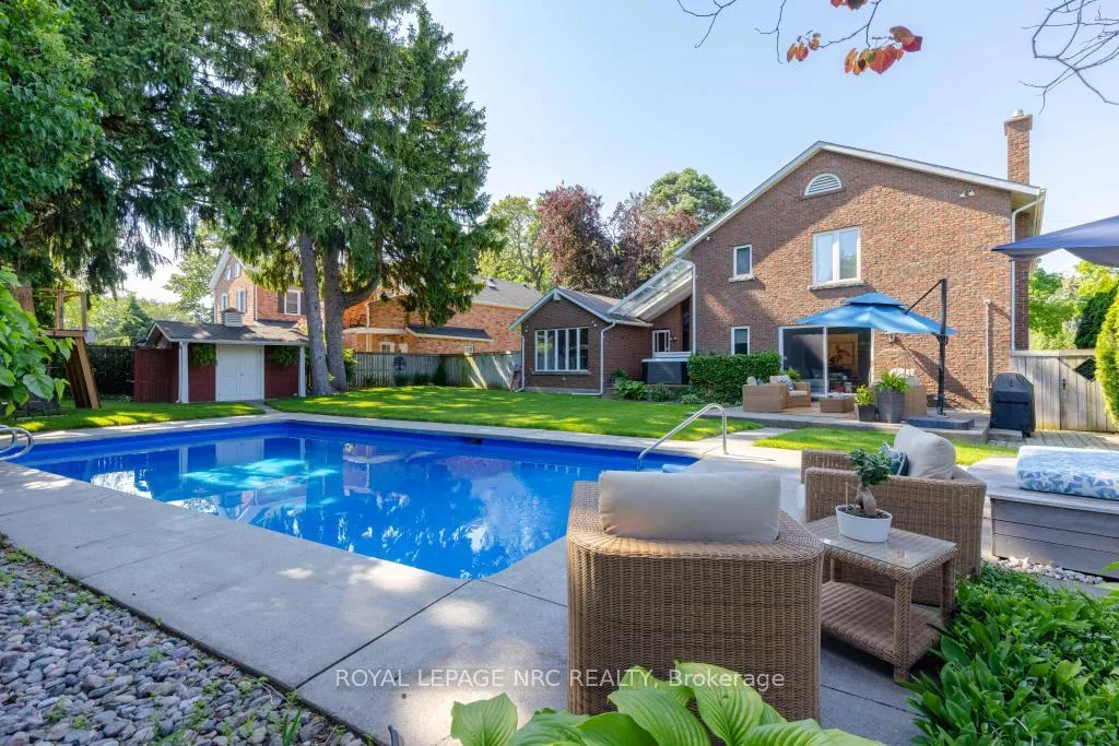 Photo 6 of 4 Maplewood Drive, St. Catharines, Vine/Linwell — HOMEH