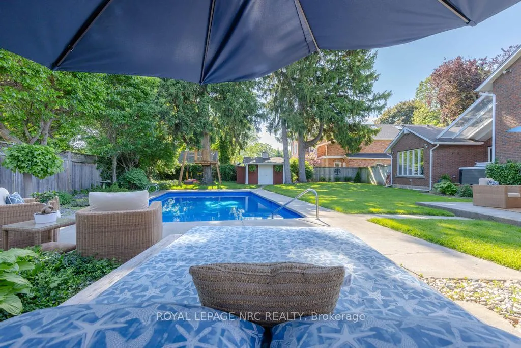 Photo 9 of 4 Maplewood Drive, St. Catharines, Vine/Linwell — HOMEH