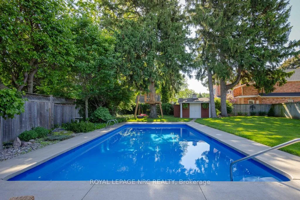 Photo 10 of 4 Maplewood Drive, St. Catharines, Vine/Linwell — HOMEH