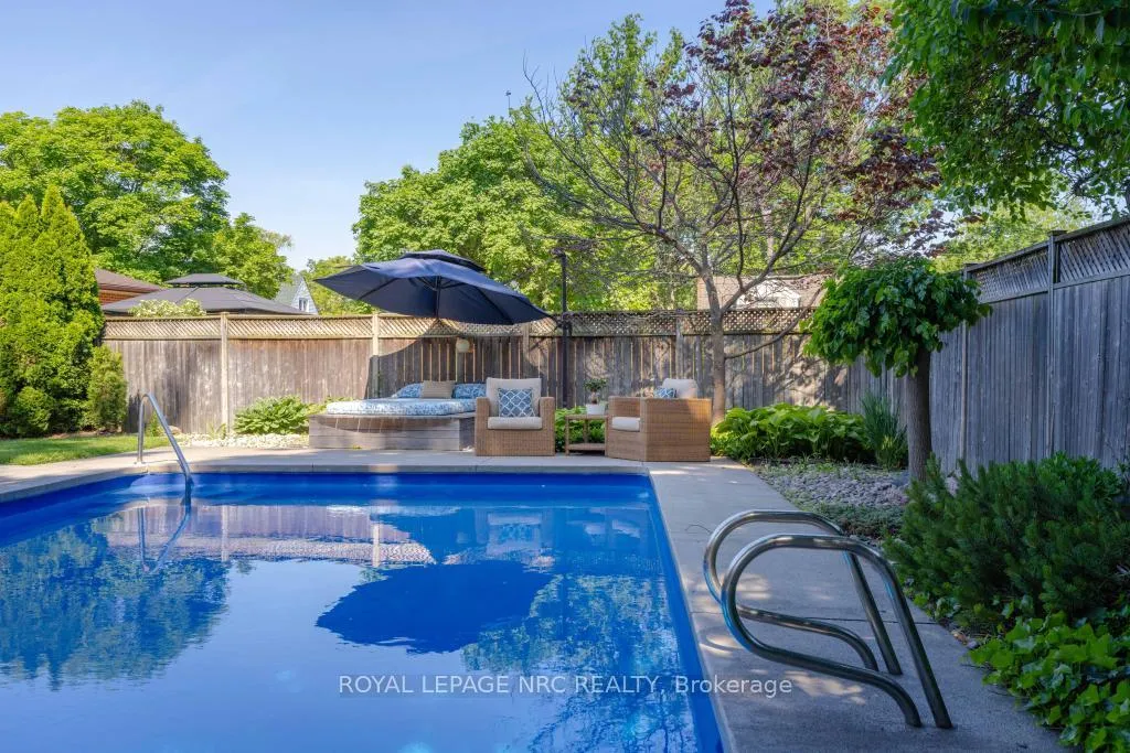 Photo 11 of 4 Maplewood Drive, St. Catharines, Vine/Linwell — HOMEH