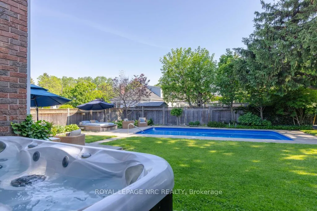 Photo 12 of 4 Maplewood Drive, St. Catharines, Vine/Linwell — HOMEH