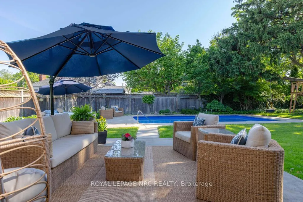Photo 13 of 4 Maplewood Drive, St. Catharines, Vine/Linwell — HOMEH