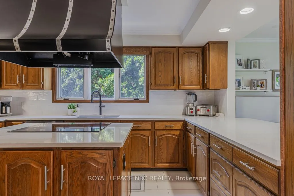 Photo 25 of 4 Maplewood Drive, St. Catharines, Vine/Linwell — HOMEH