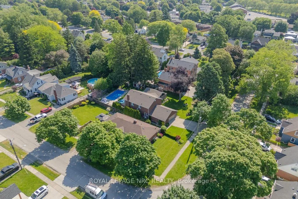 Photo 44 of 4 Maplewood Drive, St. Catharines, Vine/Linwell — HOMEH