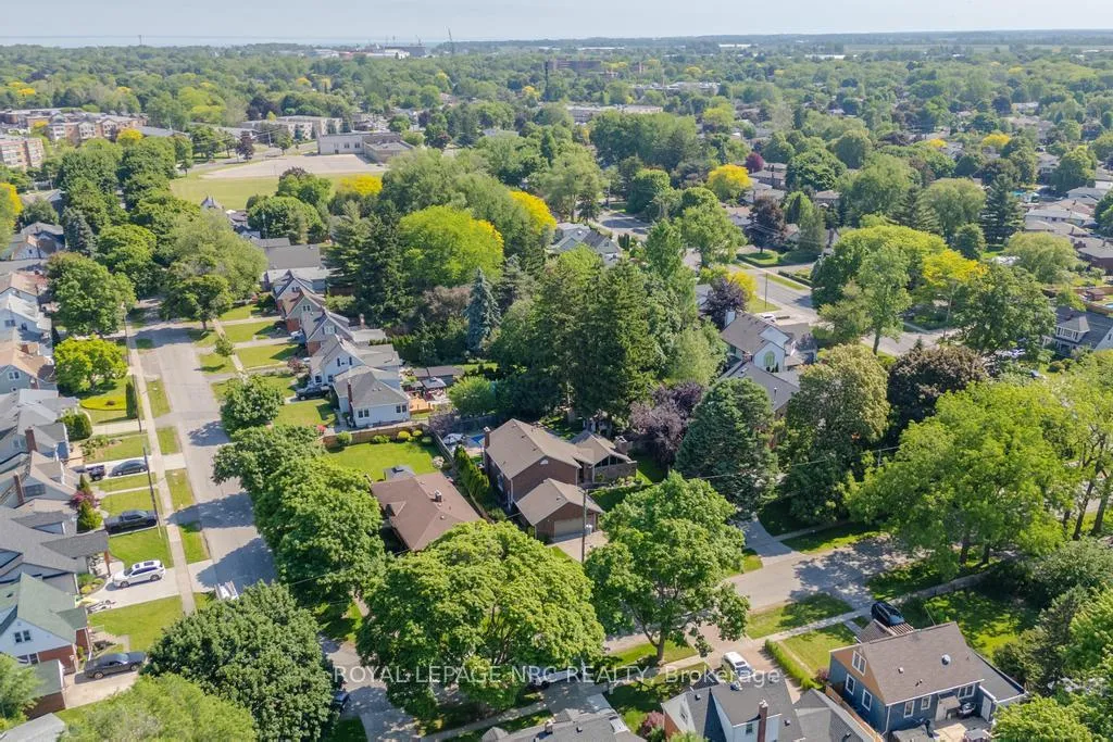 Photo 45 of 4 Maplewood Drive, St. Catharines, Vine/Linwell — HOMEH