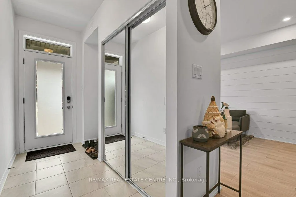 Photo 3 of 216 Parnian Pvt, Ottawa, Barrhaven - Half Moon Bay — HOMEH