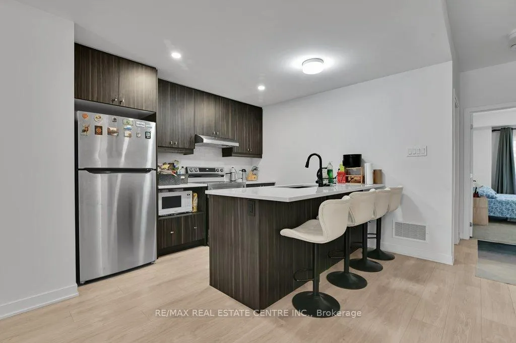 Photo 5 of 216 Parnian Pvt, Ottawa, Barrhaven - Half Moon Bay — HOMEH