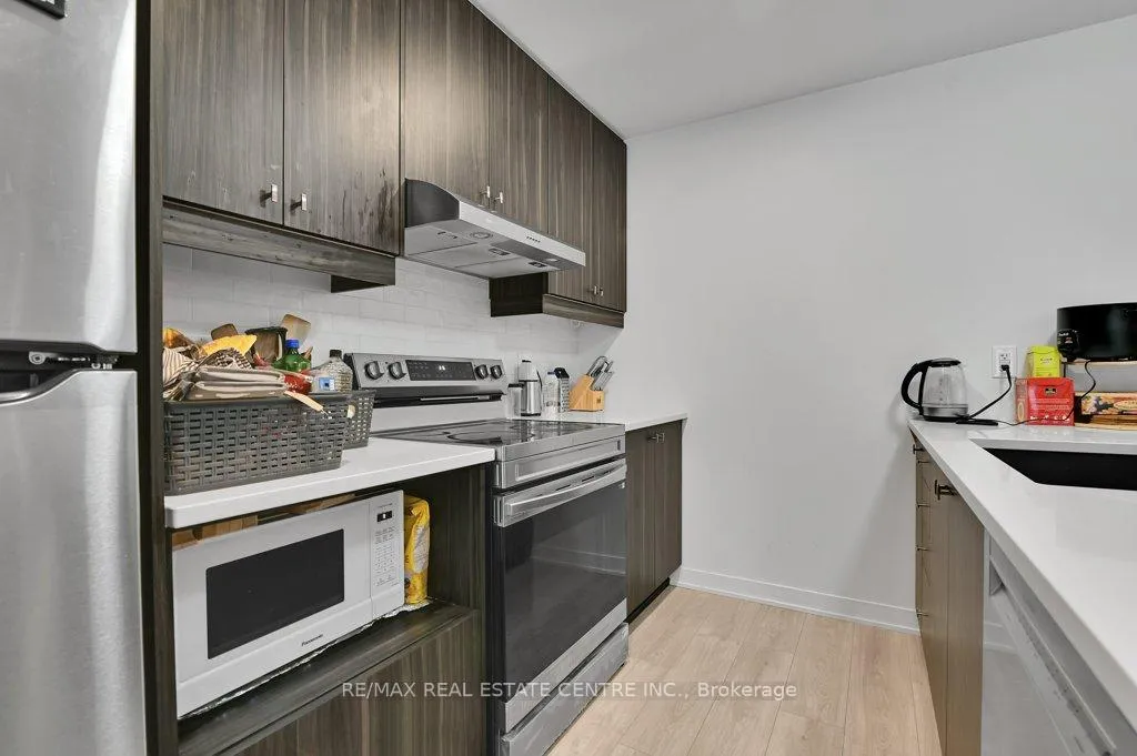 Photo 6 of 216 Parnian Pvt, Ottawa, Barrhaven - Half Moon Bay — HOMEH