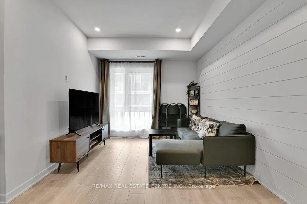 Photo 9 of 216 Parnian Pvt, Ottawa, Barrhaven - Half Moon Bay — HOMEH