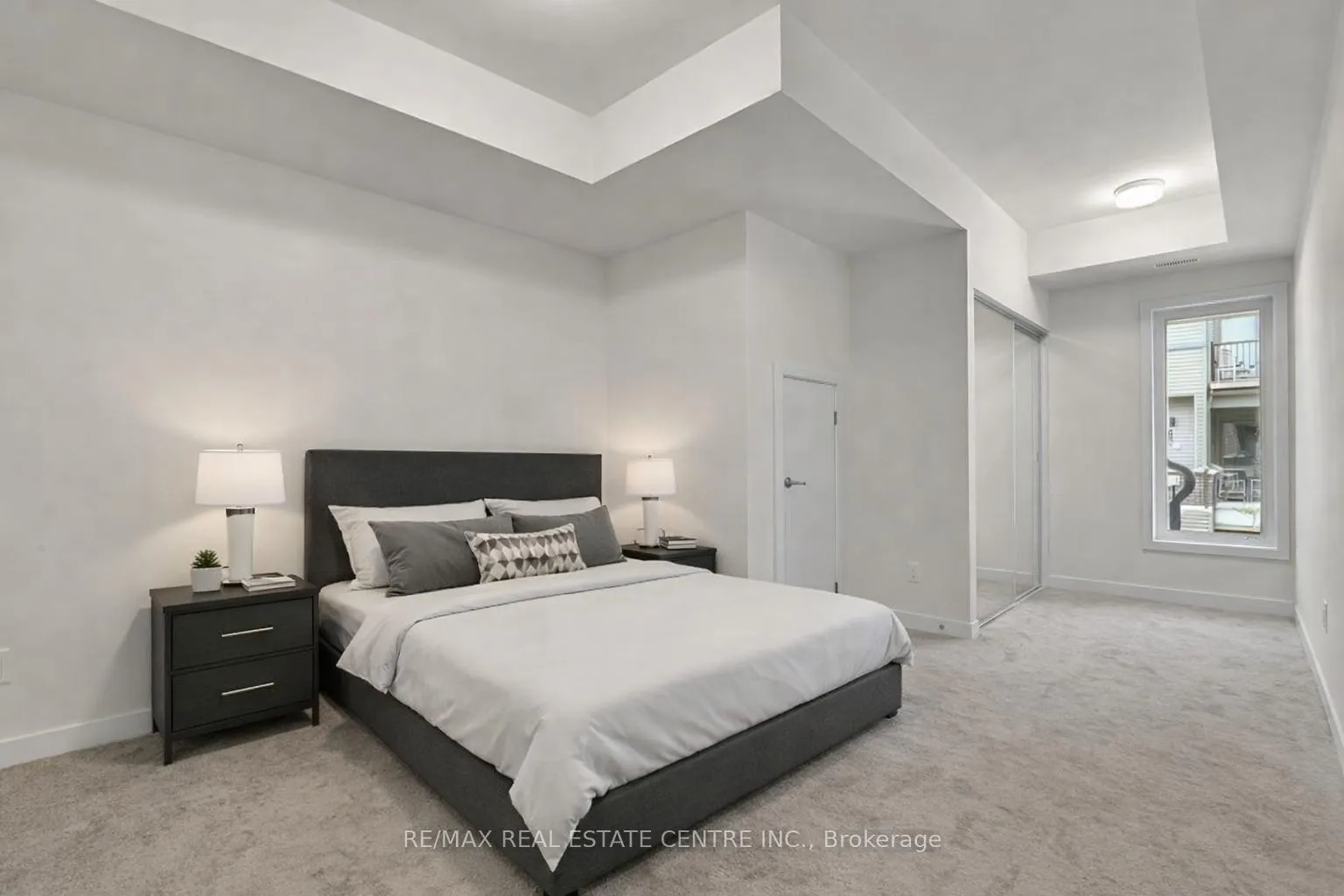 Photo 10 of 216 Parnian Pvt, Ottawa, Barrhaven - Half Moon Bay — HOMEH
