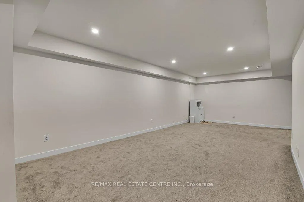 Photo 18 of 216 Parnian Pvt, Ottawa, Barrhaven - Half Moon Bay — HOMEH