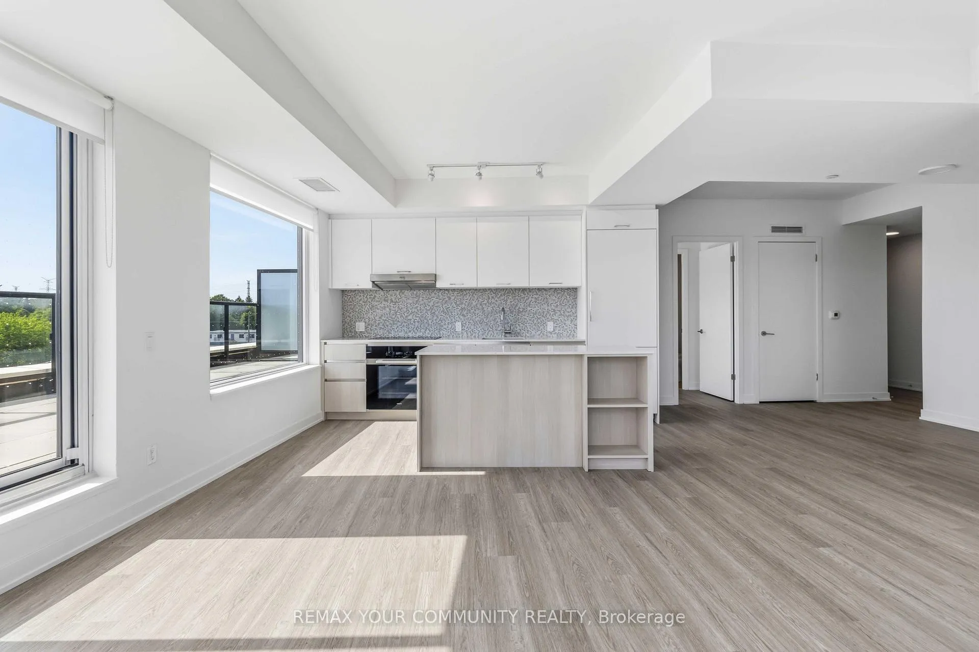 Photo 3 of Unit 427, 8188 Yonge Street, Vaughan, Uplands — HOMEH