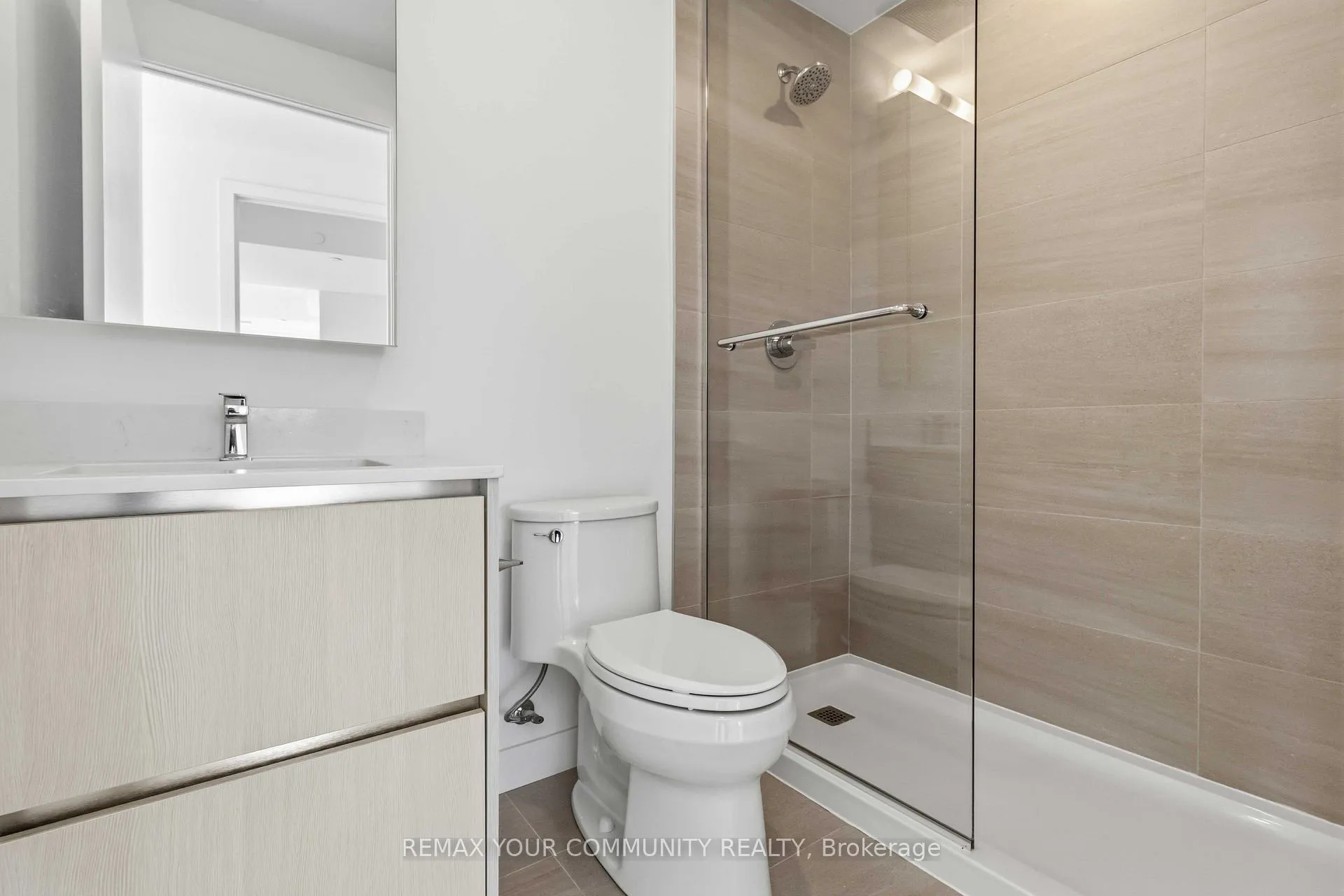 Photo 7 of Unit 427, 8188 Yonge Street, Vaughan, Uplands — HOMEH