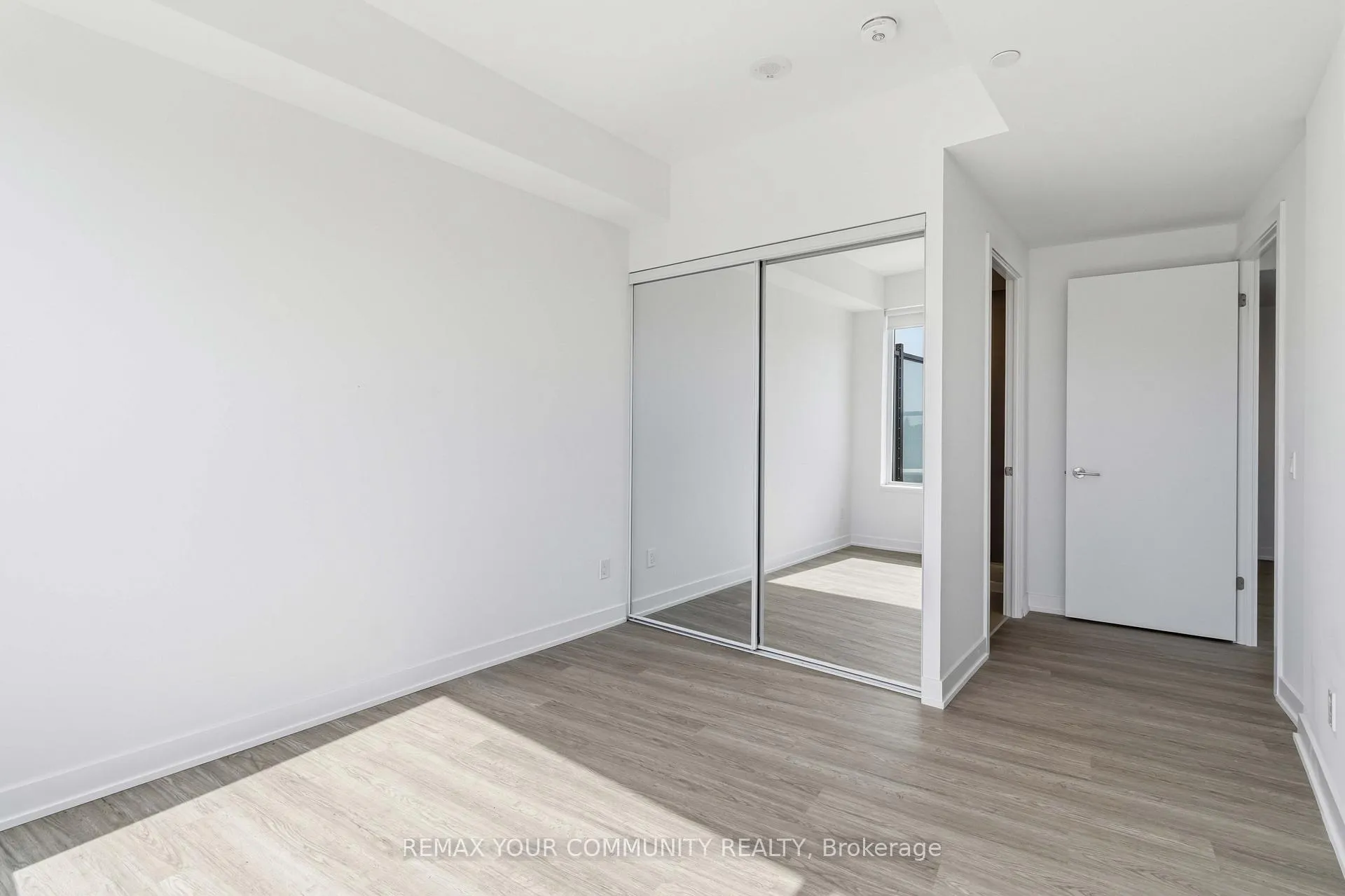 Photo 9 of Unit 427, 8188 Yonge Street, Vaughan, Uplands — HOMEH
