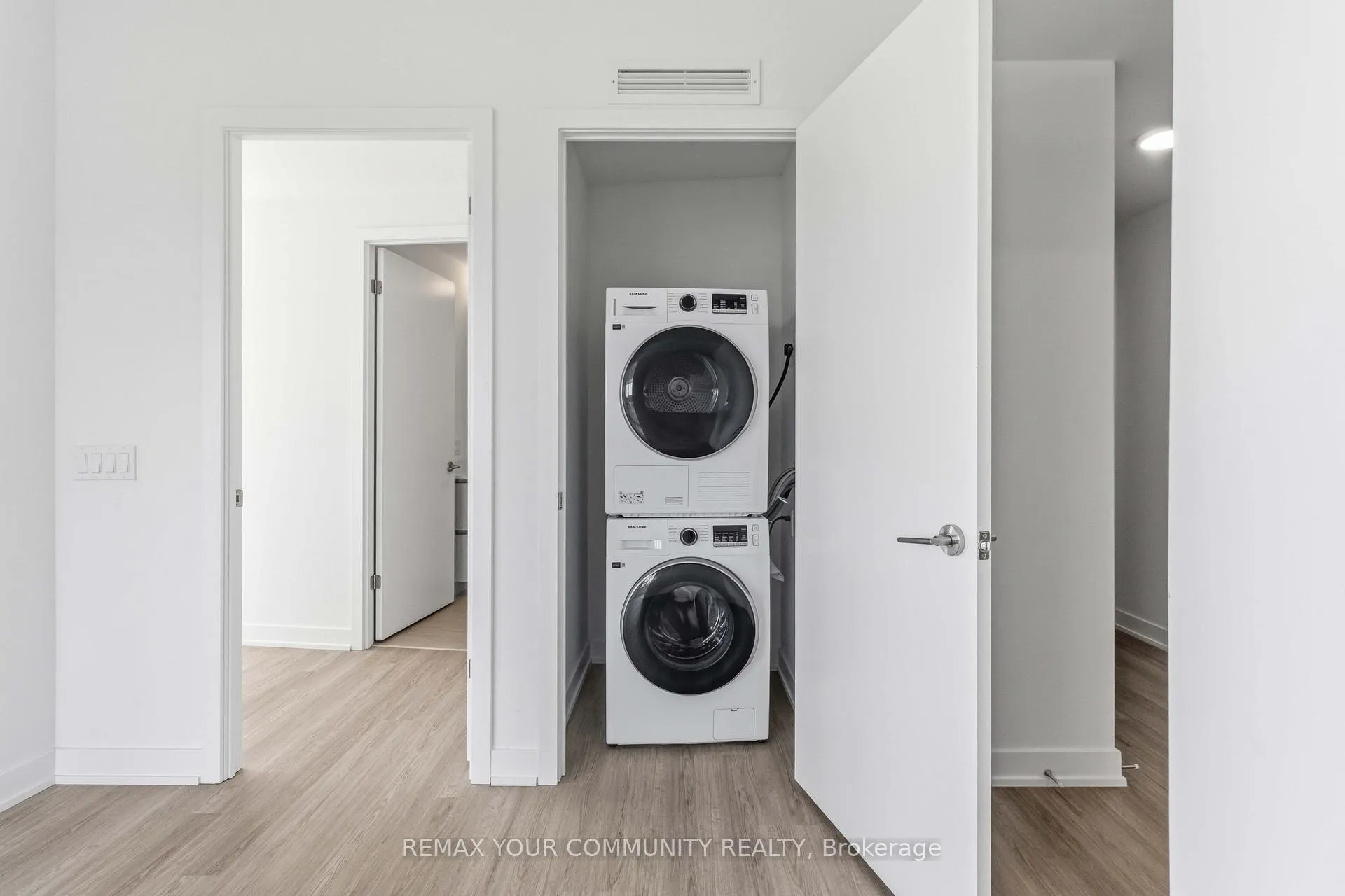 Photo 11 of Unit 427, 8188 Yonge Street, Vaughan, Uplands — HOMEH