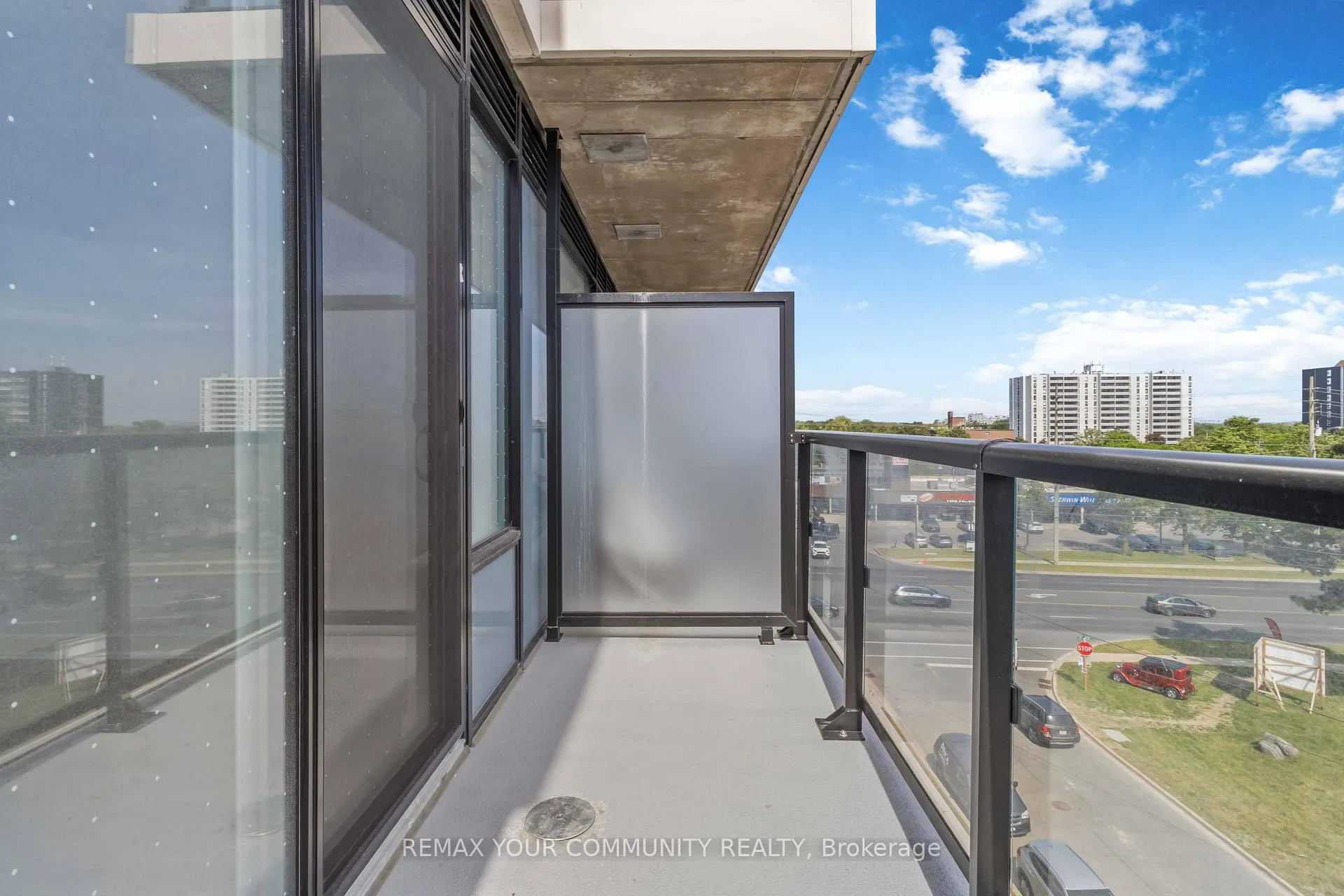 Photo 12 of Unit 427, 8188 Yonge Street, Vaughan, Uplands — HOMEH