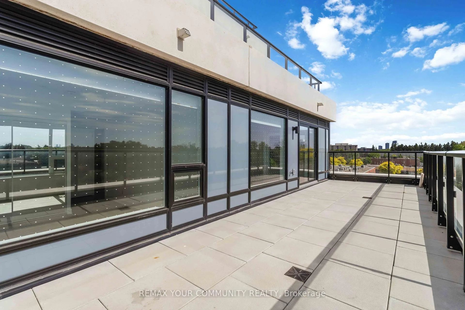 Photo 13 of Unit 427, 8188 Yonge Street, Vaughan, Uplands — HOMEH