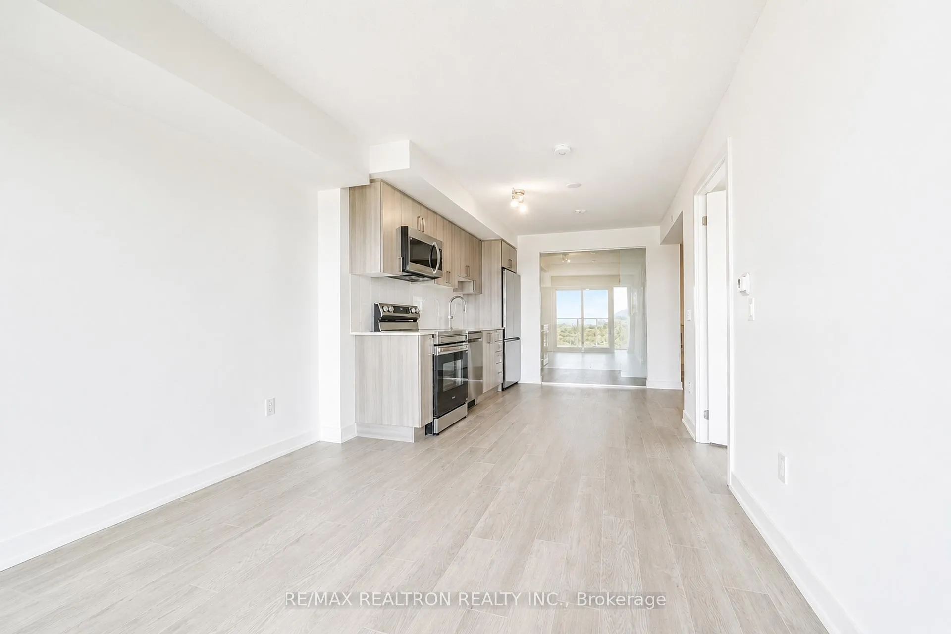 Photo 6 of Unit 1206, 1010 Sandy Beach Road, Pickering, Bay Ridges — HOMEH