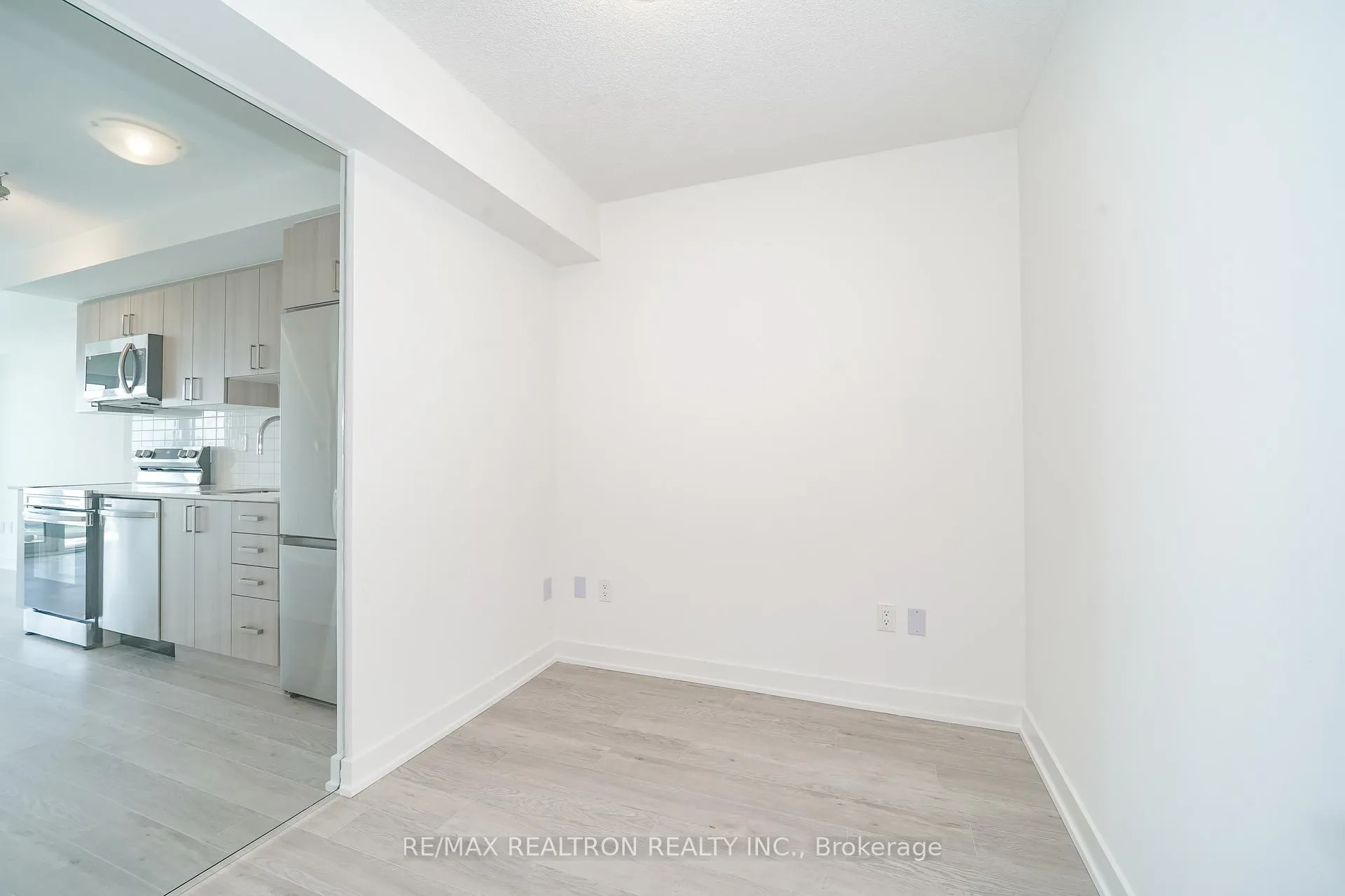 Photo 13 of Unit 1206, 1010 Sandy Beach Road, Pickering, Bay Ridges — HOMEH