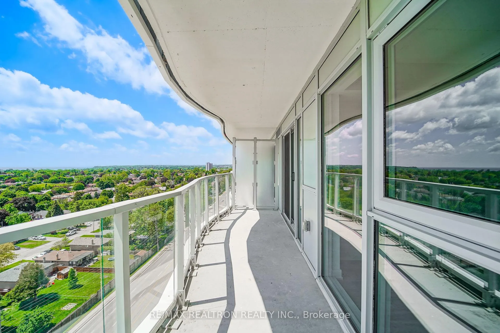 Photo 17 of Unit 1206, 1010 Sandy Beach Road, Pickering, Bay Ridges — HOMEH