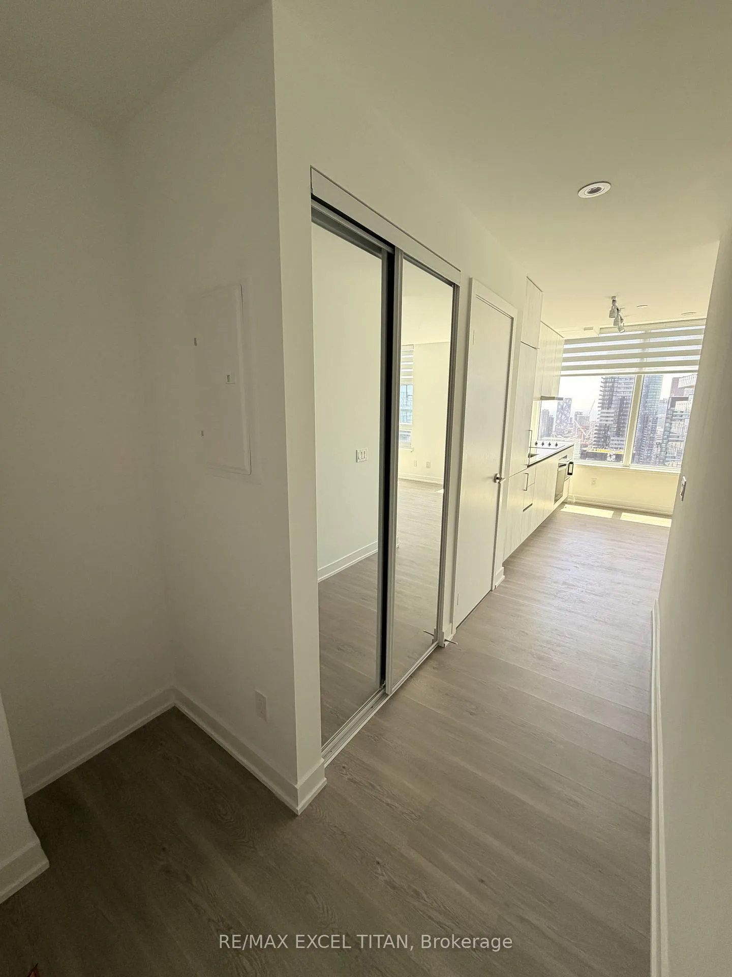 Photo 3 of Unit 5910, 8 Wellesley Street, Toronto, Bay Street Corridor — HOMEH