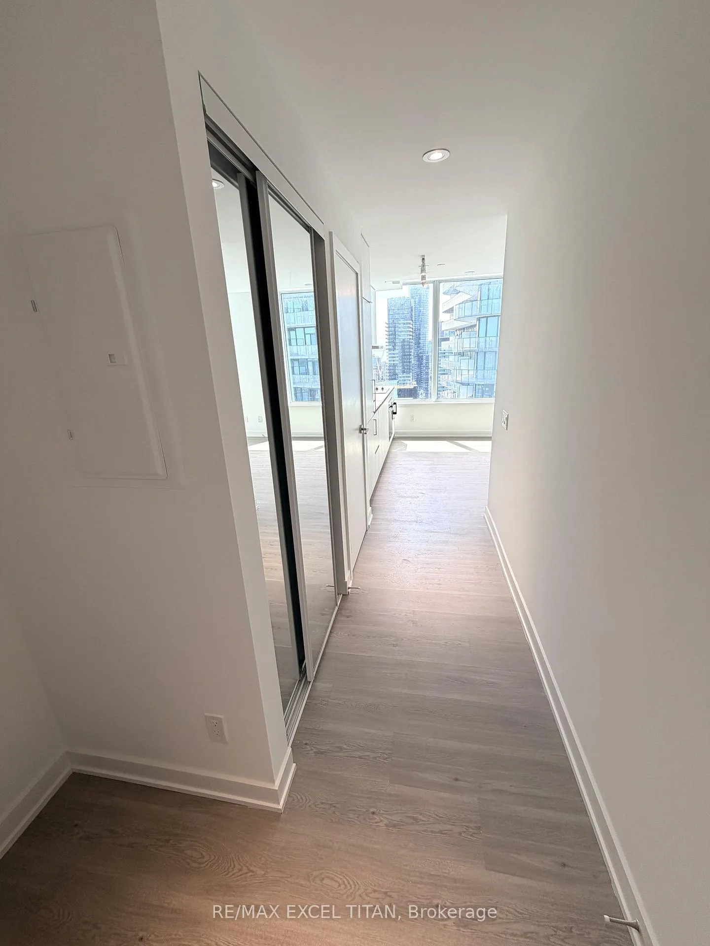 Photo 4 of Unit 5910, 8 Wellesley Street, Toronto, Bay Street Corridor — HOMEH