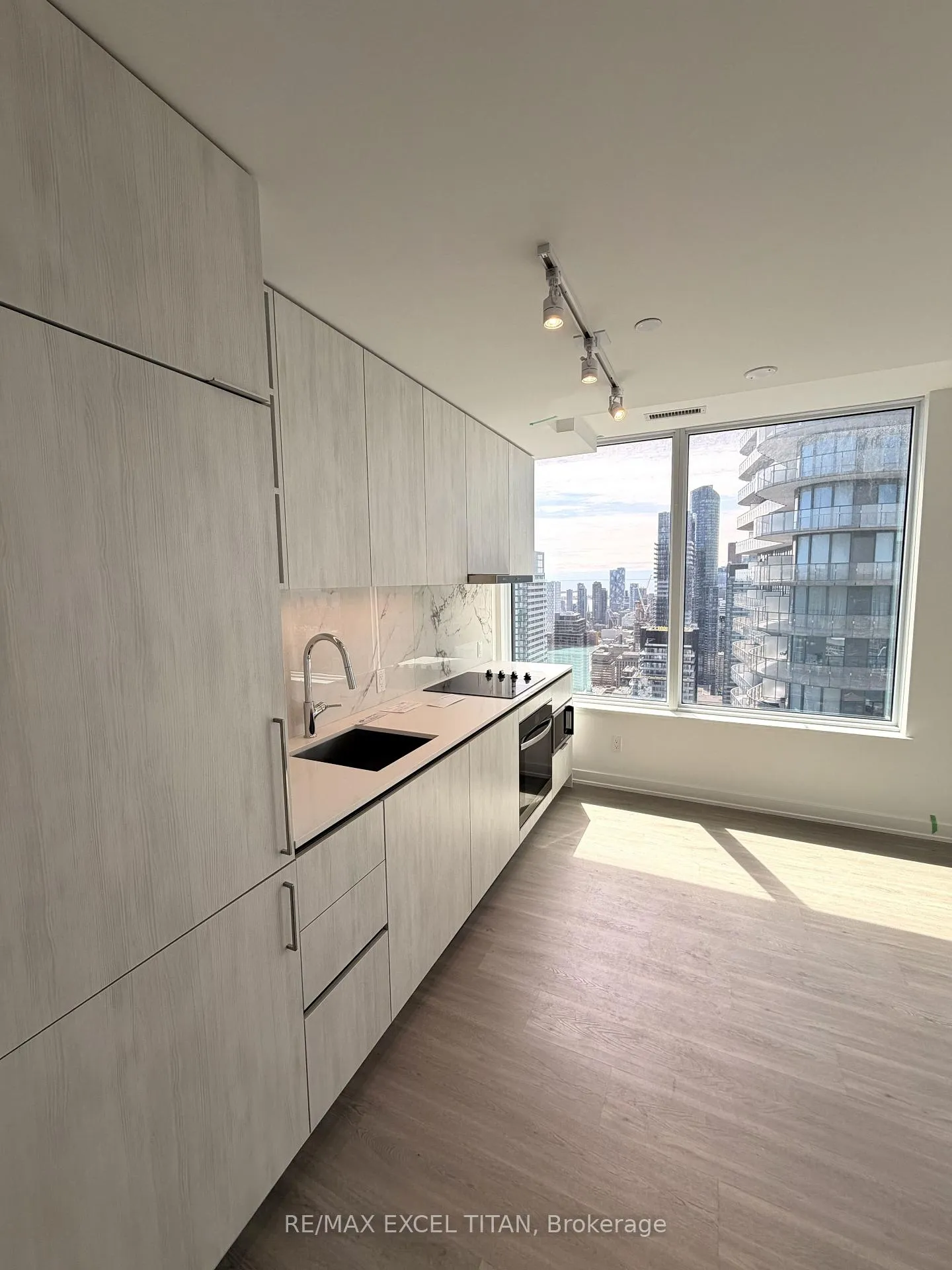 Photo 5 of Unit 5910, 8 Wellesley Street, Toronto, Bay Street Corridor — HOMEH
