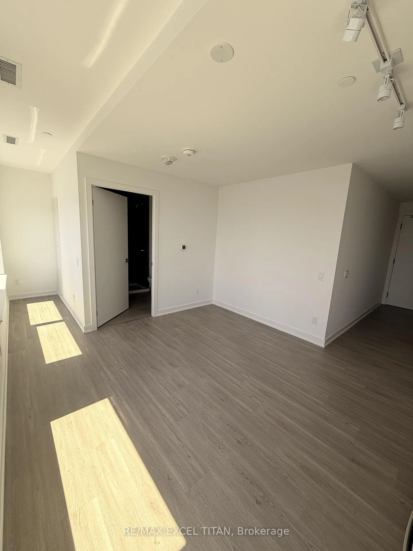 Photo 9 of Unit 5910, 8 Wellesley Street, Toronto, Bay Street Corridor — HOMEH