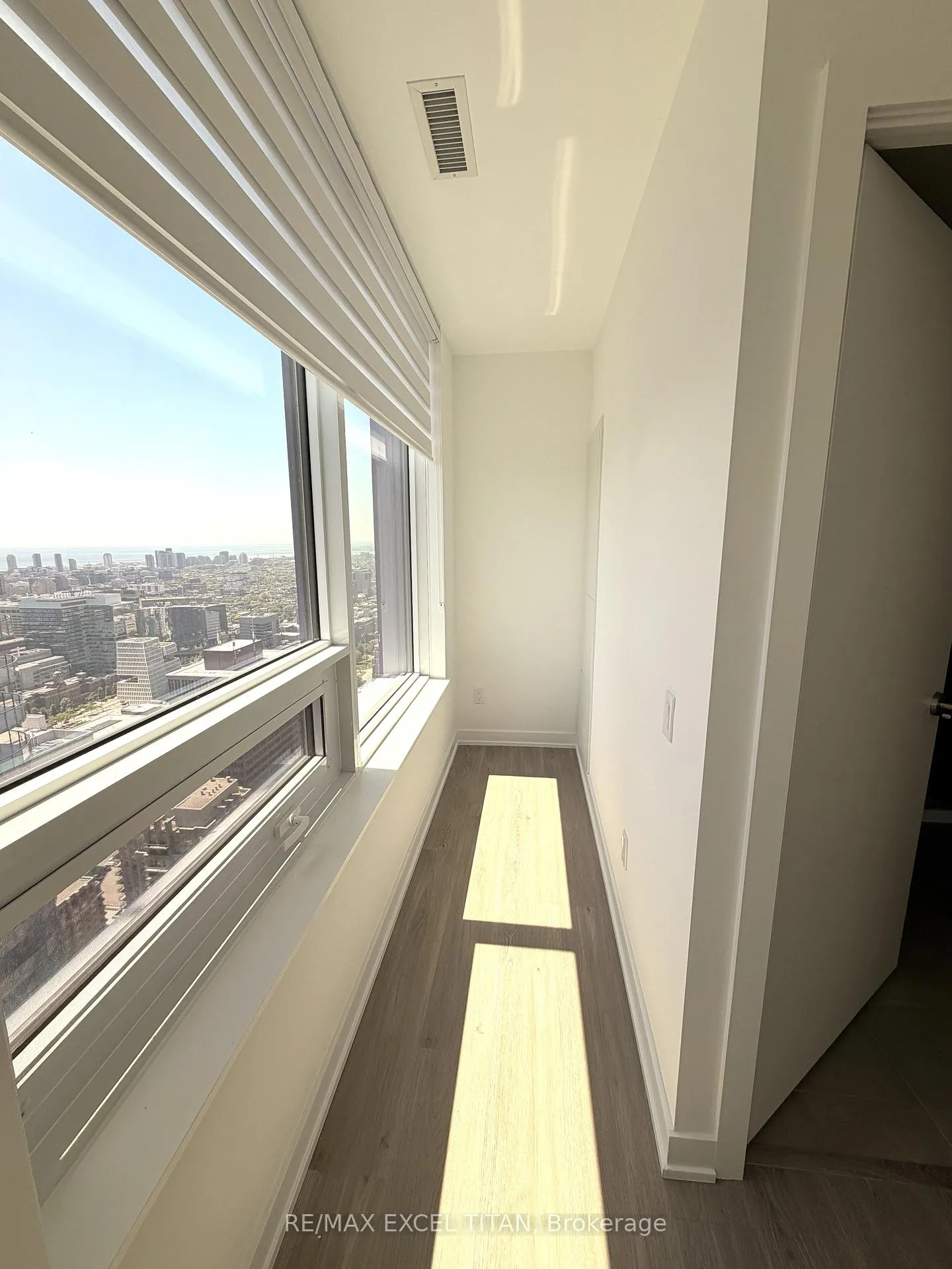 Photo 12 of Unit 5910, 8 Wellesley Street, Toronto, Bay Street Corridor — HOMEH