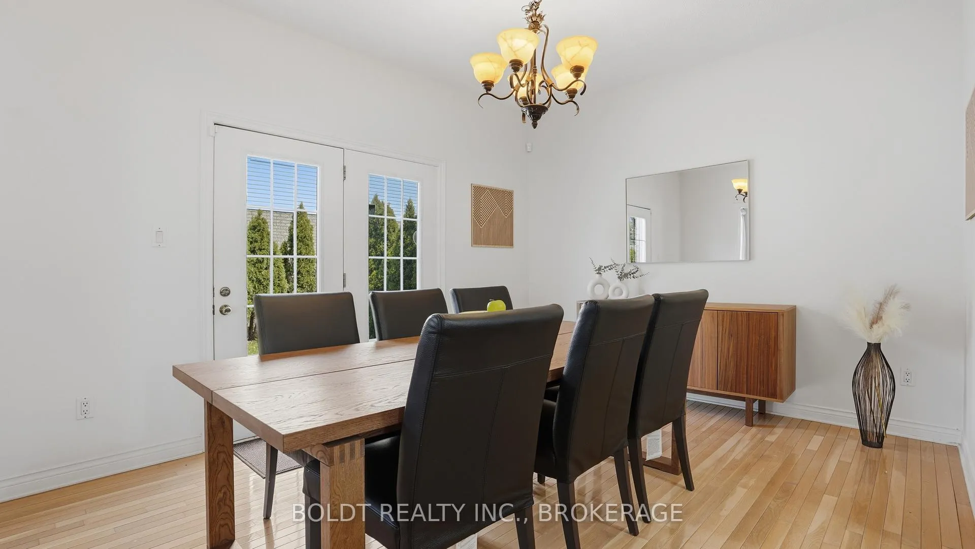 Photo 10 of 25 Summers Drive, Thorold, Confederation Heights — HOMEH