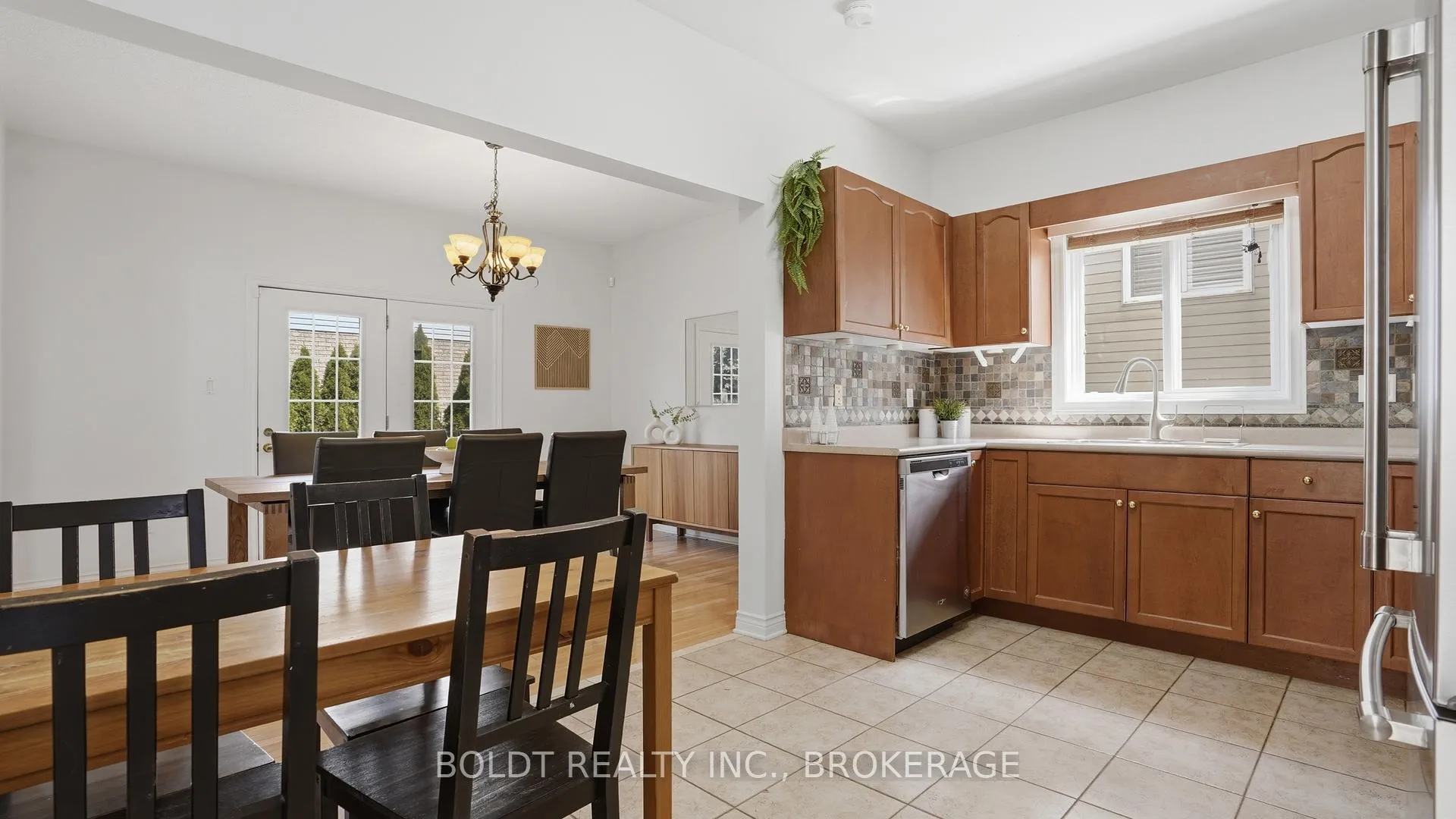 Photo 12 of 25 Summers Drive, Thorold, Confederation Heights — HOMEH