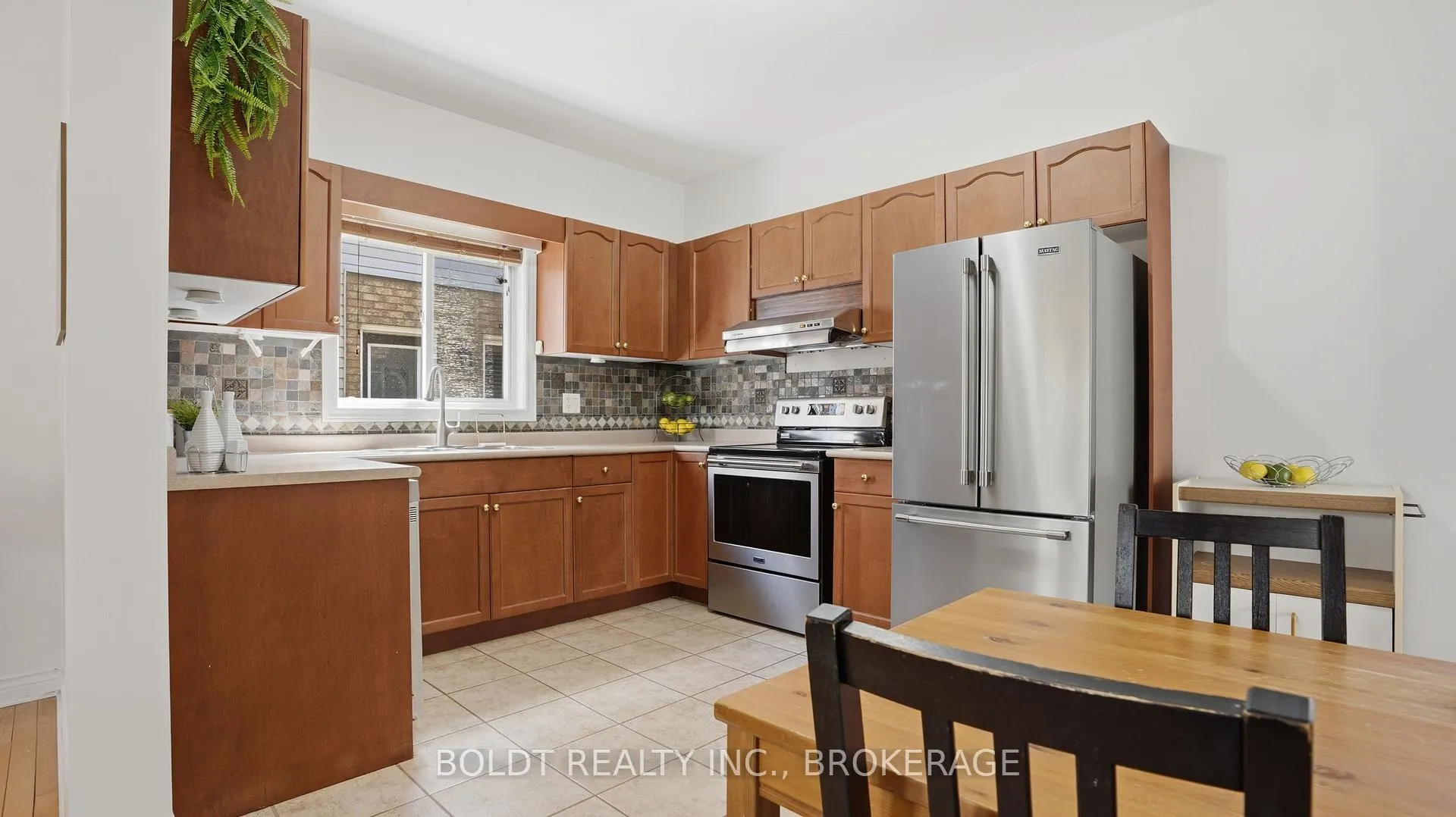 Photo 13 of 25 Summers Drive, Thorold, Confederation Heights — HOMEH