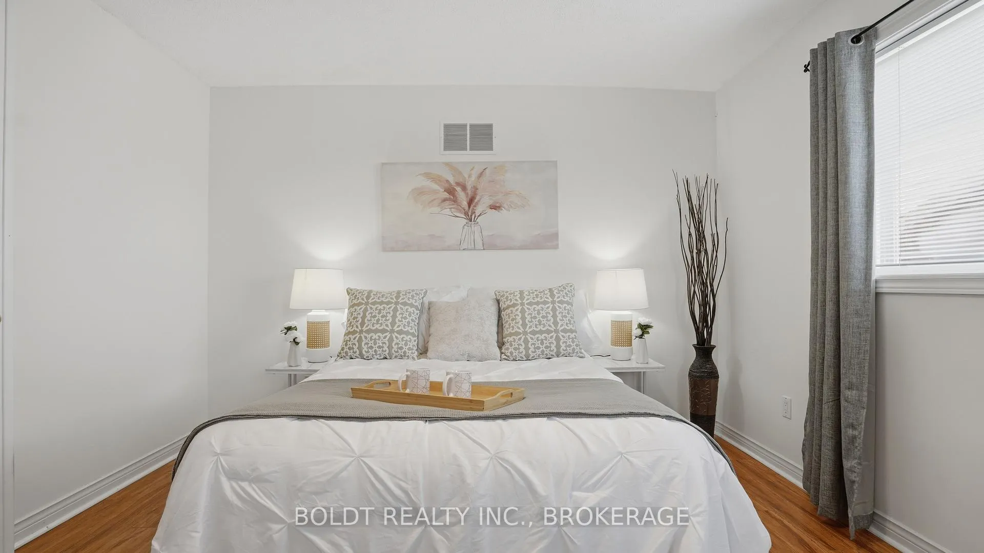 Photo 17 of 25 Summers Drive, Thorold, Confederation Heights — HOMEH