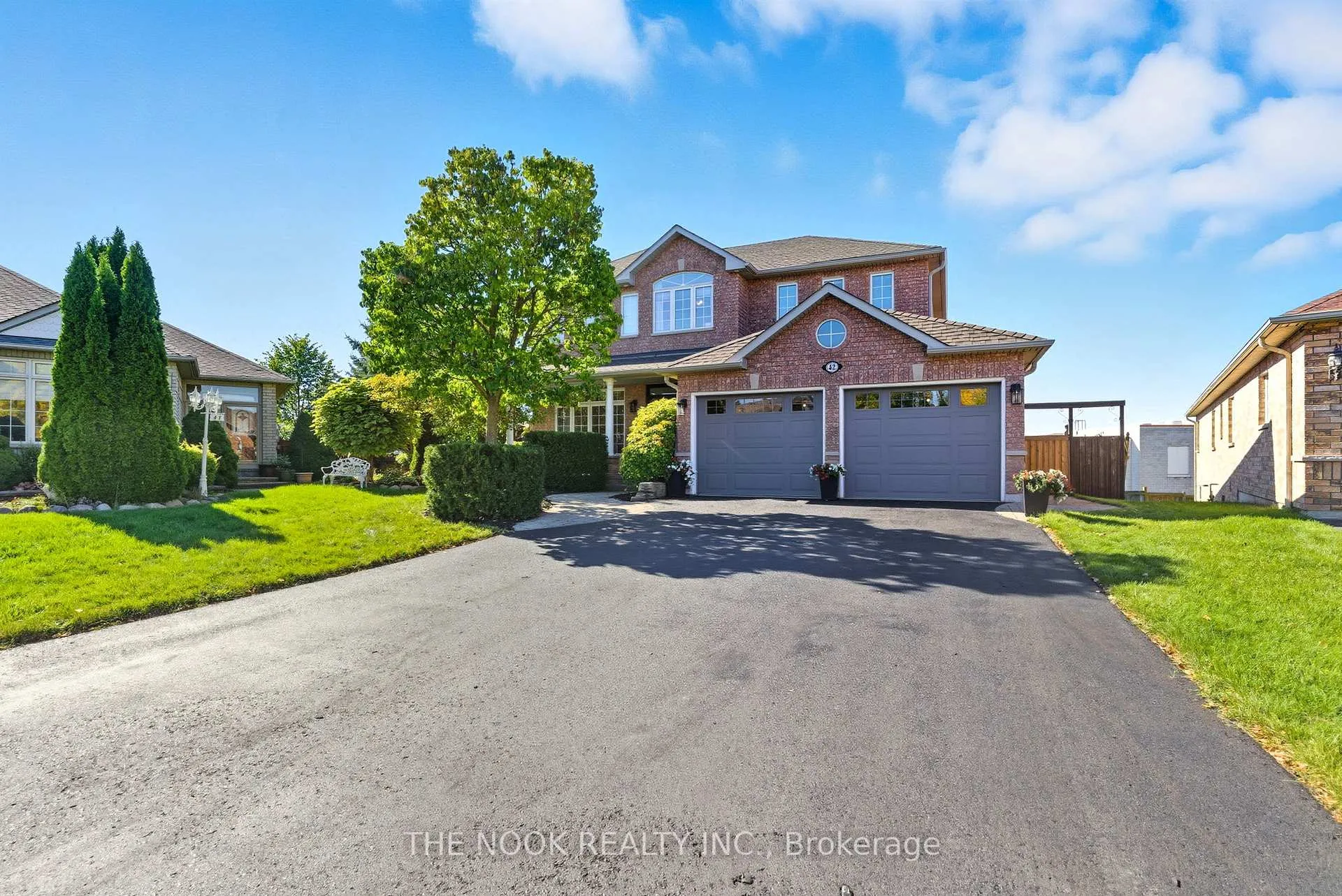 Photo 2 of 42 Bridle Court, Clarington, Courtice — HOMEH