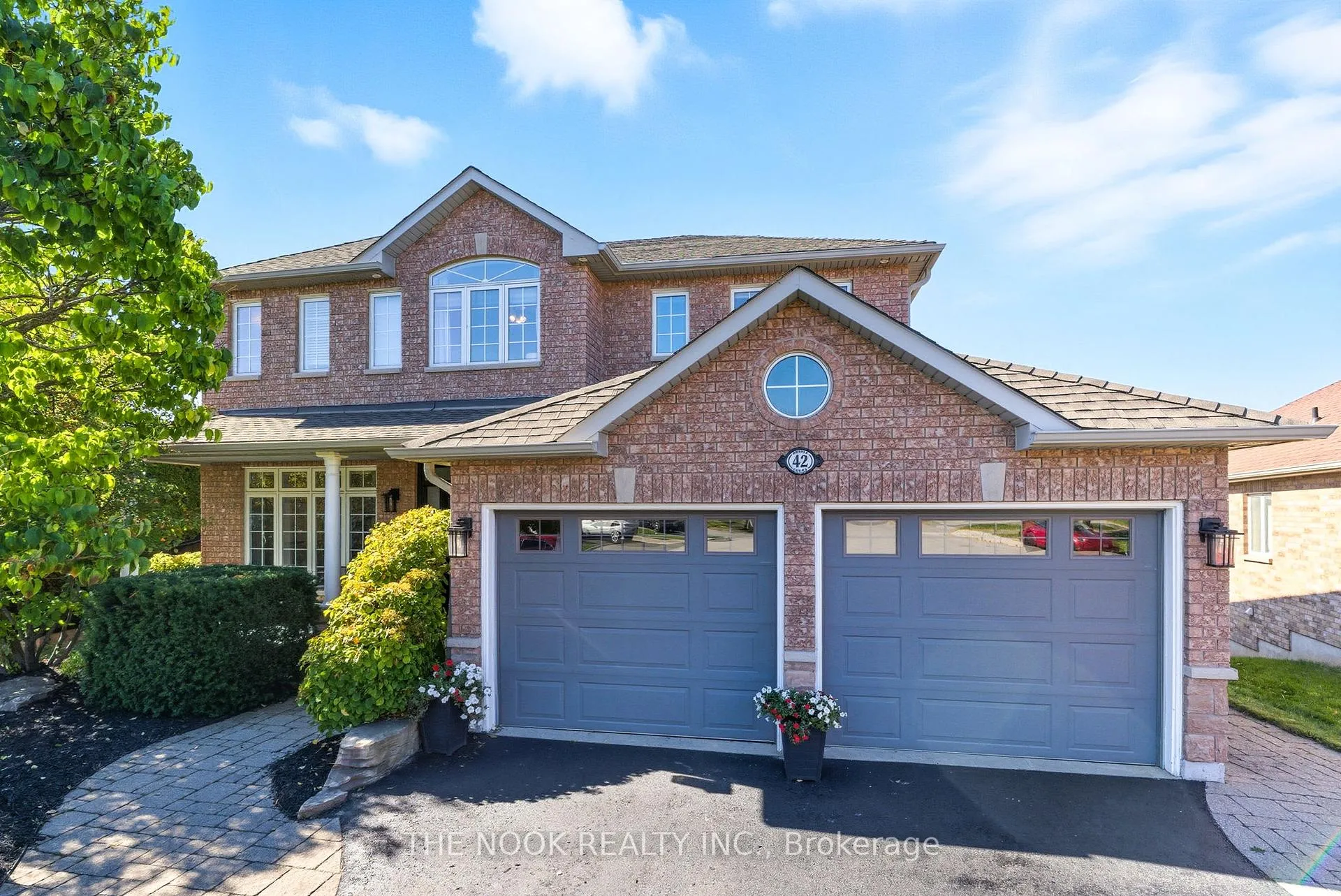 Photo 3 of 42 Bridle Court, Clarington, Courtice — HOMEH