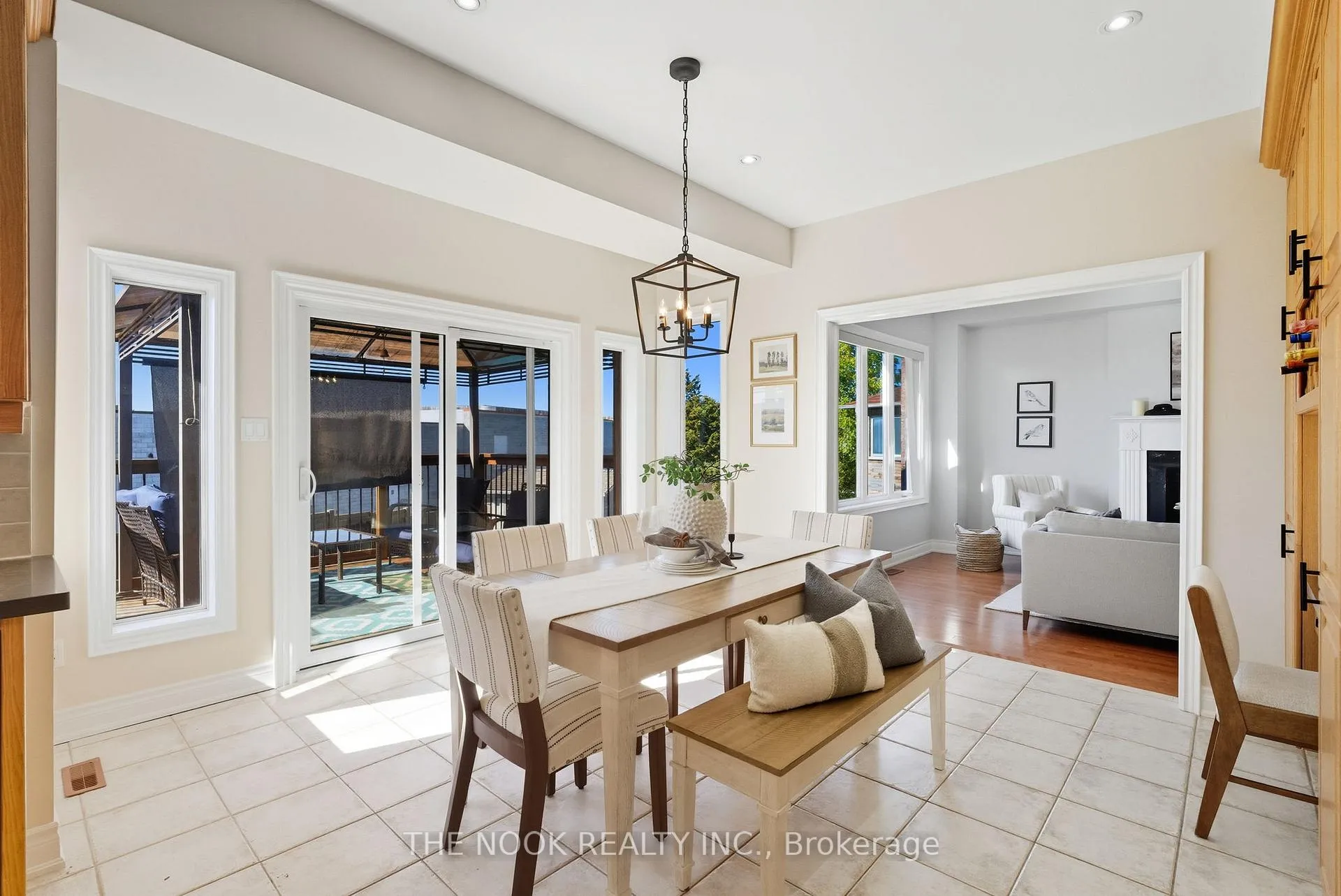 Photo 14 of 42 Bridle Court, Clarington, Courtice — HOMEH