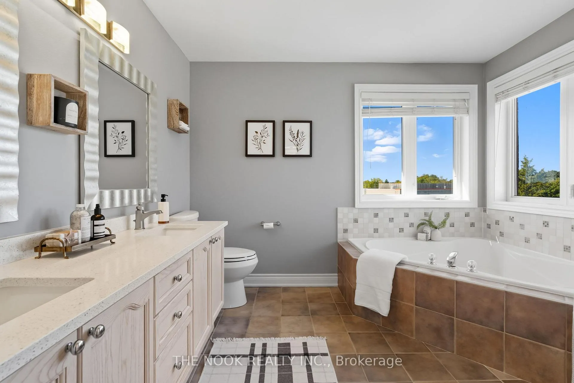 Photo 19 of 42 Bridle Court, Clarington, Courtice — HOMEH