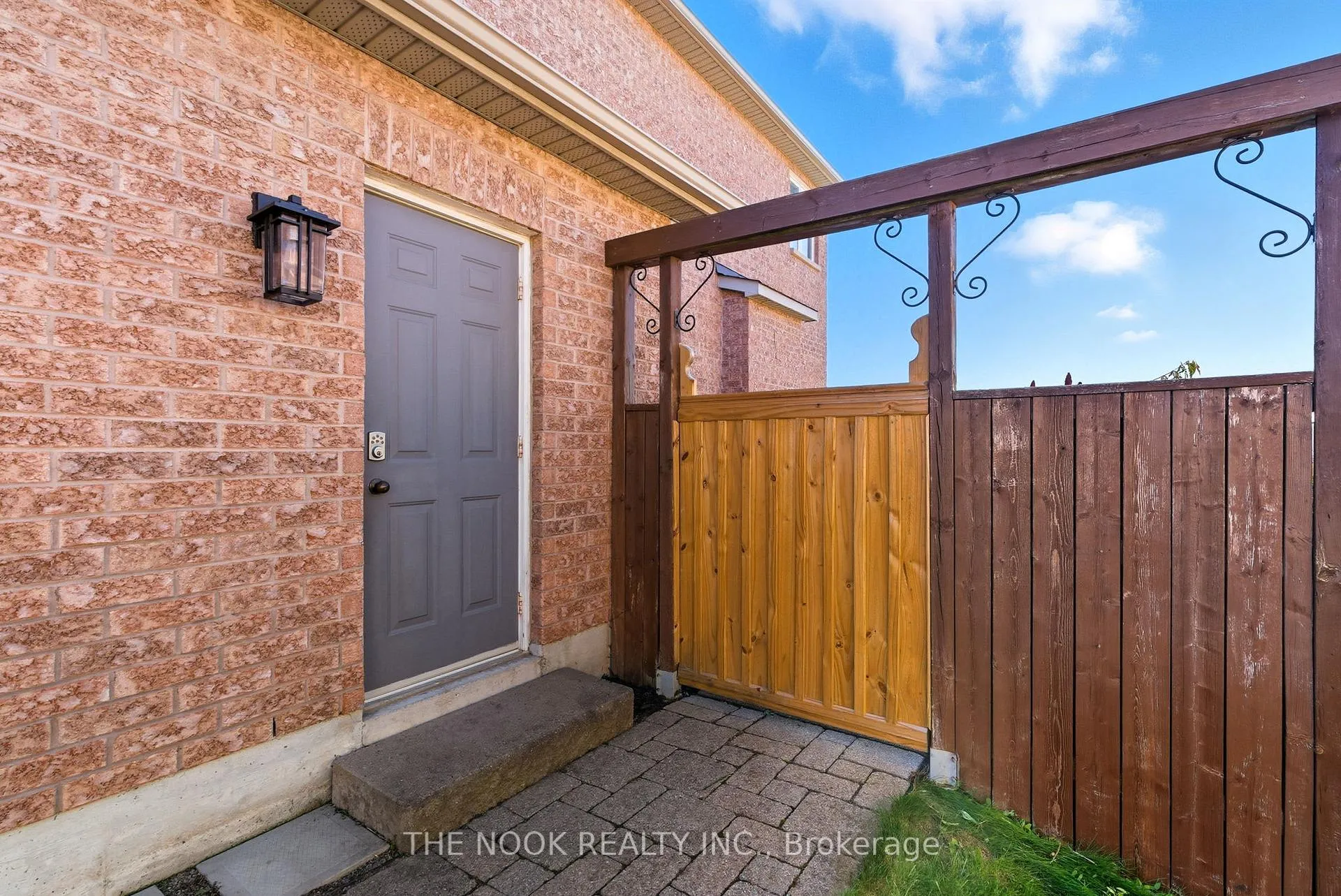 Photo 33 of 42 Bridle Court, Clarington, Courtice — HOMEH