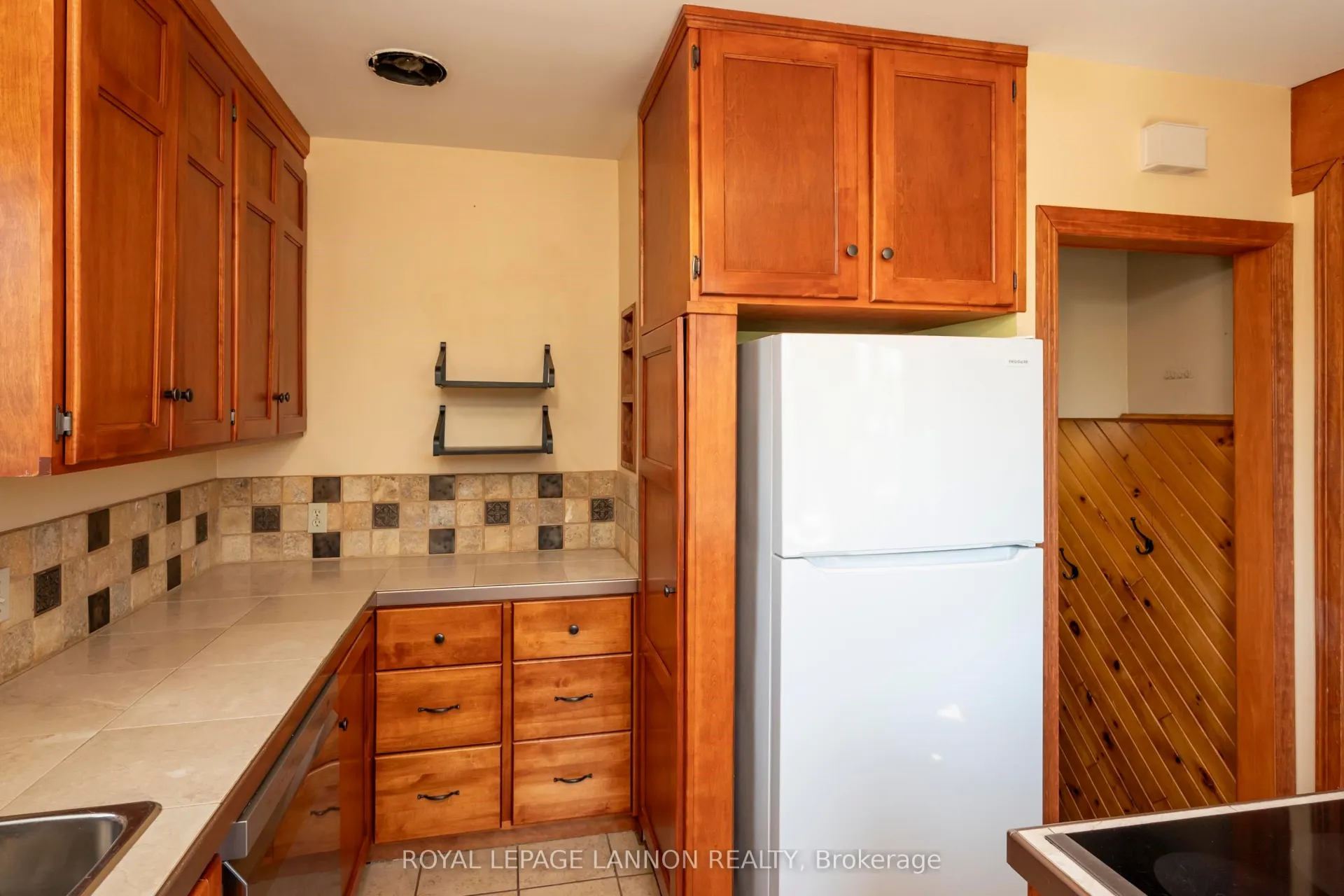 Photo 10 of 57 Clayte Street, Thunder Bay, Shuniah — HOMEH