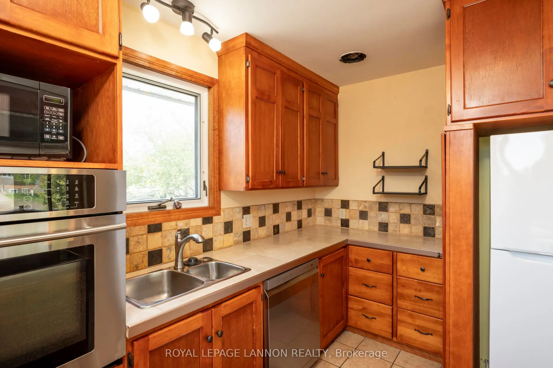 Photo 11 of 57 Clayte Street, Thunder Bay, Shuniah — HOMEH