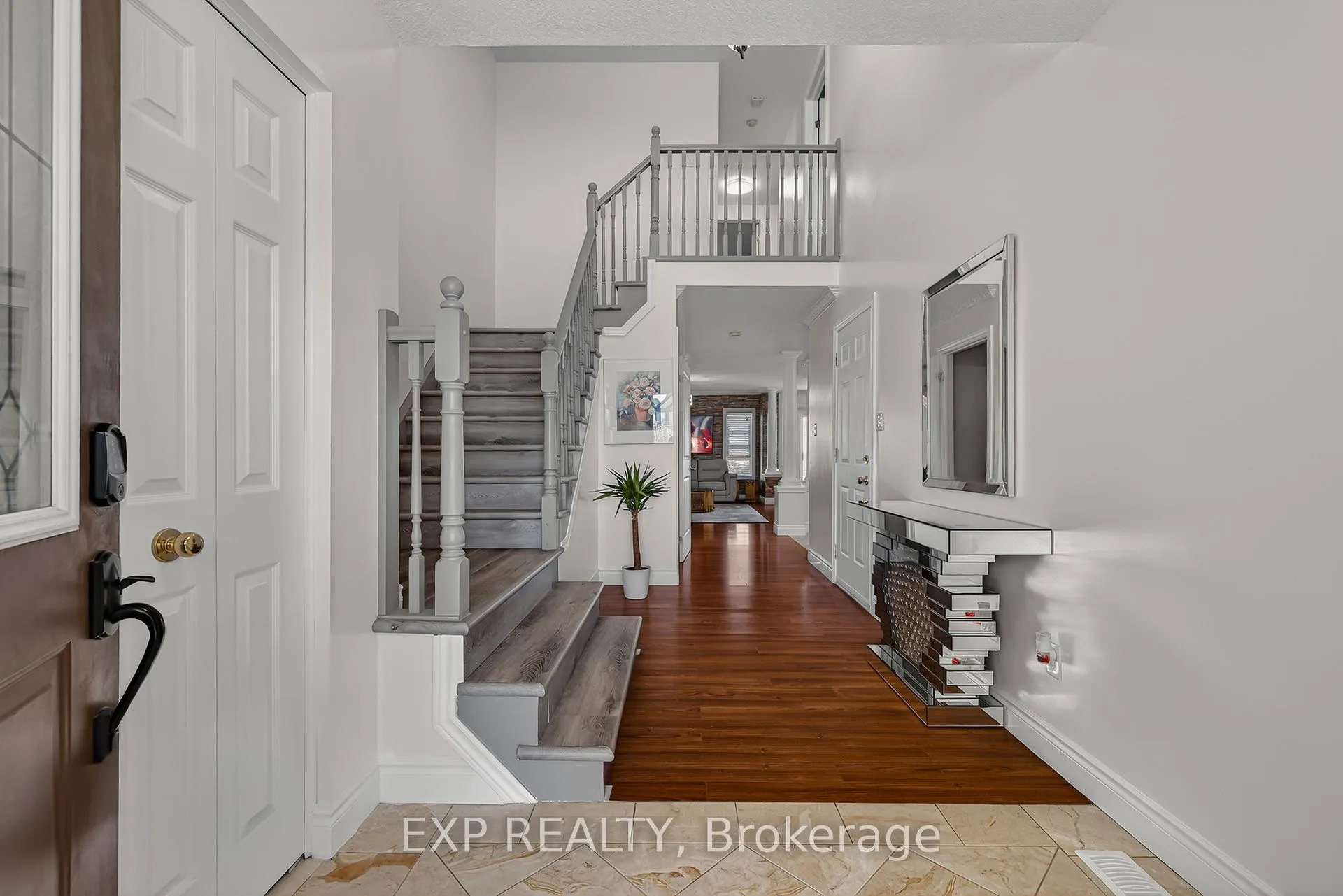 Photo 3 of 512 Snowdrop Court, Kitchener, Larentian West — HOMEH