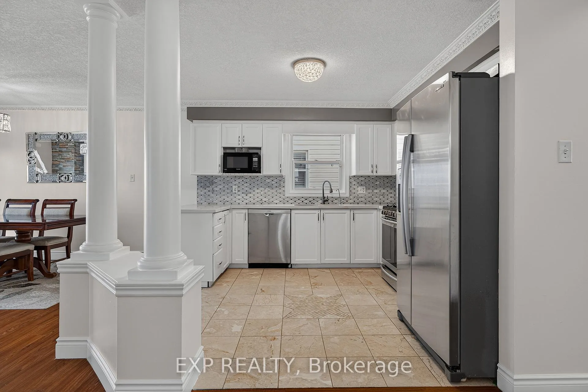 Photo 6 of 512 Snowdrop Court, Kitchener, Larentian West — HOMEH